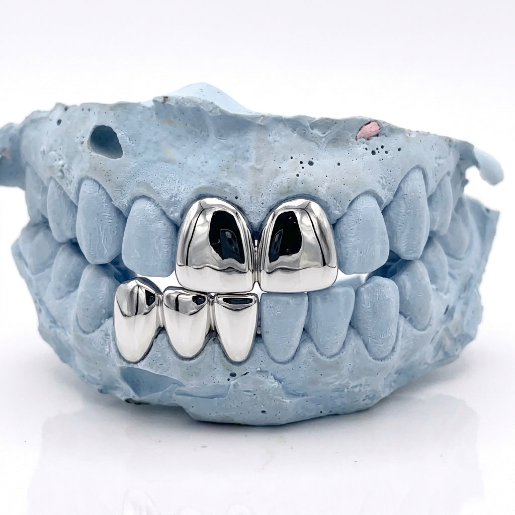Silver Grillz Set oben 2 Caps & unten 3 Caps – Grillz aus Chrom, Custom Grillz für deine Zähne nach Maß
