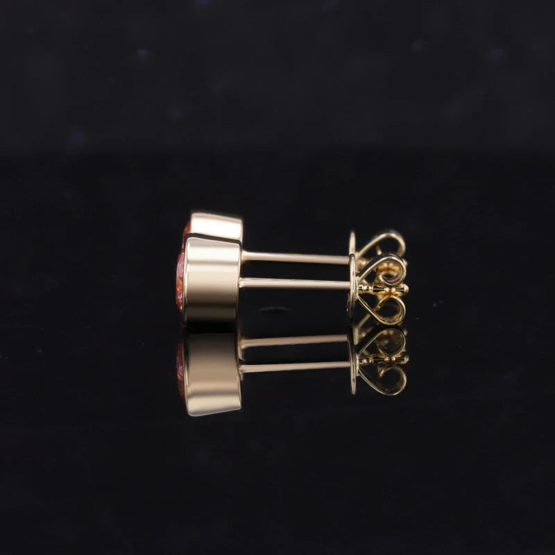 Padparadscha Ohrstecker – 10k Gelbgold | Runder Lab-Edelstein im Zargenfassung-Design